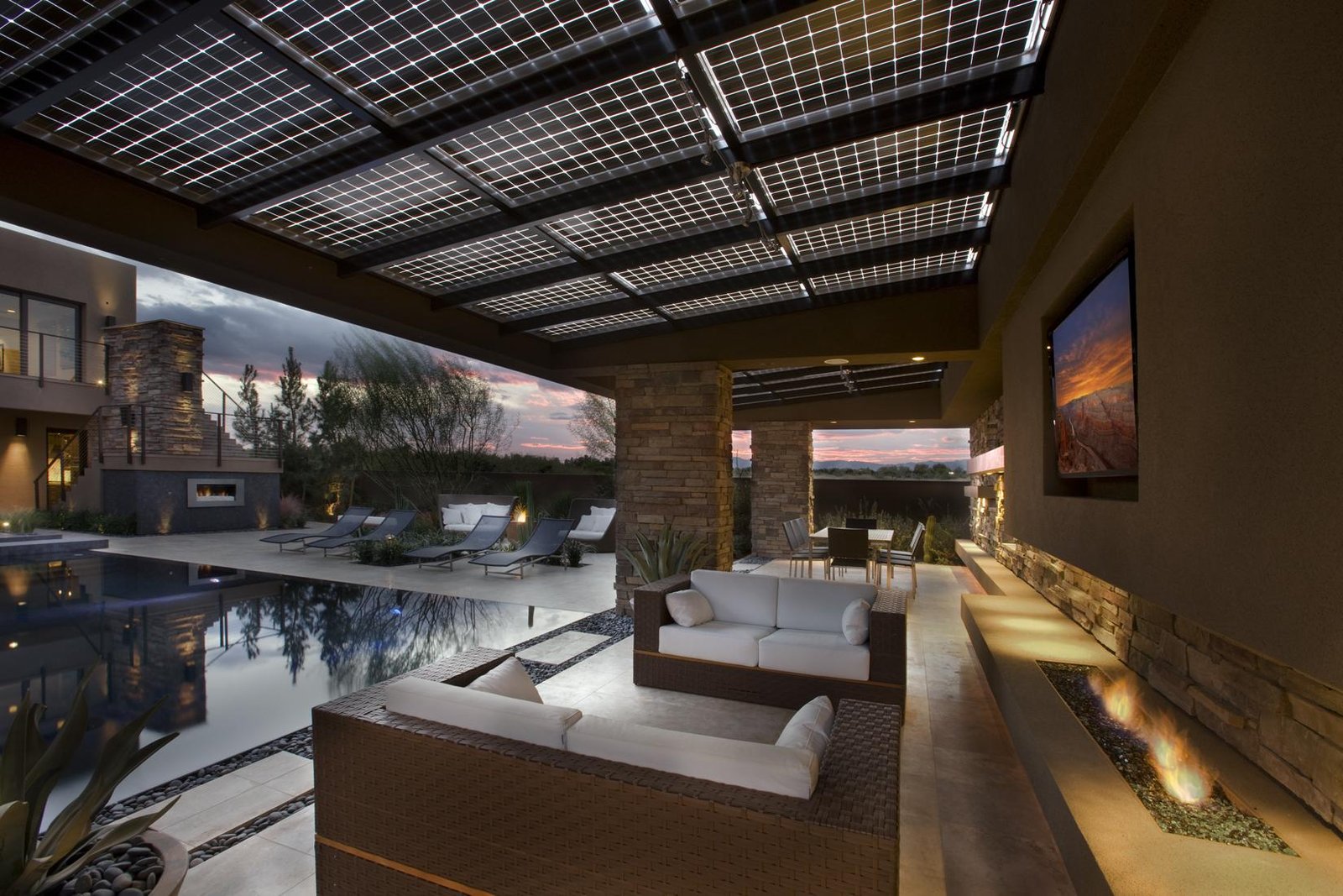 Solar canopy structure engineered for a leak-proof, comfortable rooftop